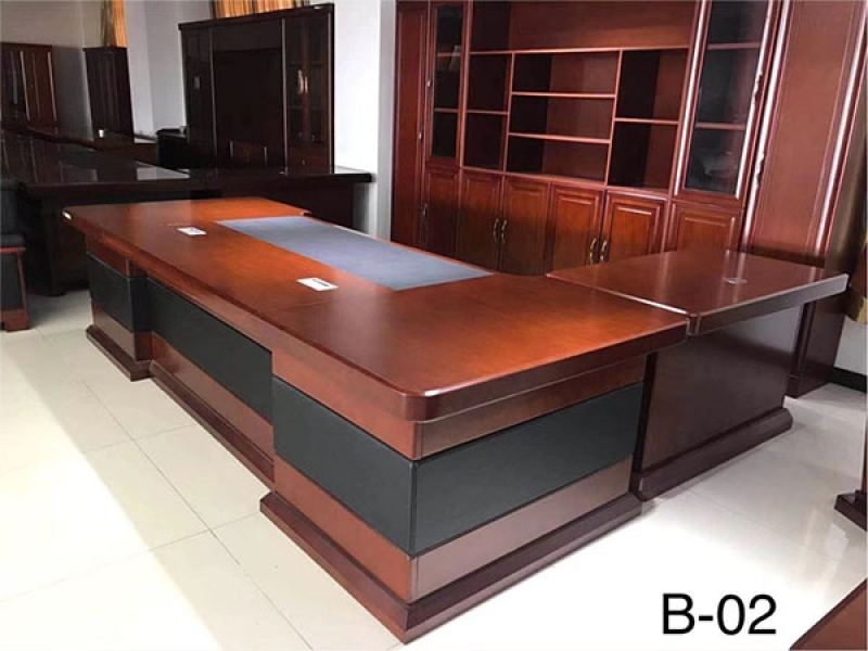 Bàn văn phòng B02