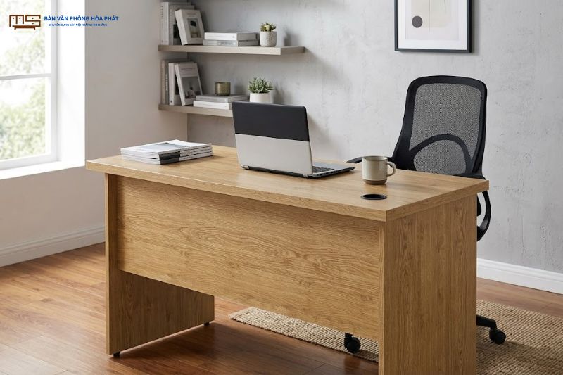 Ghế lưới GL136 kết hợp bàn AT120SR 